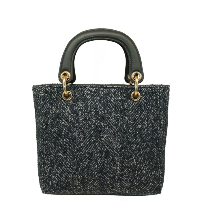 ΤΣΑΝΤΑ ΧΕΙΡΟΣ