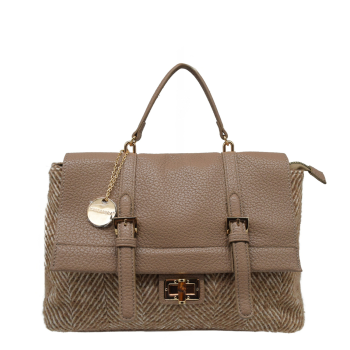 ΤΣΑΝΤΑ ΧΕΙΡΟΣ